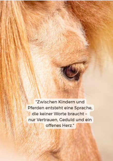 Amina von der Taziri Kids Riding School in Tanger – Reitlehrerin, Lehrerin und Pferdefreundin, Symbol für Vertrauen und respektvollen Umgang mit Pferden